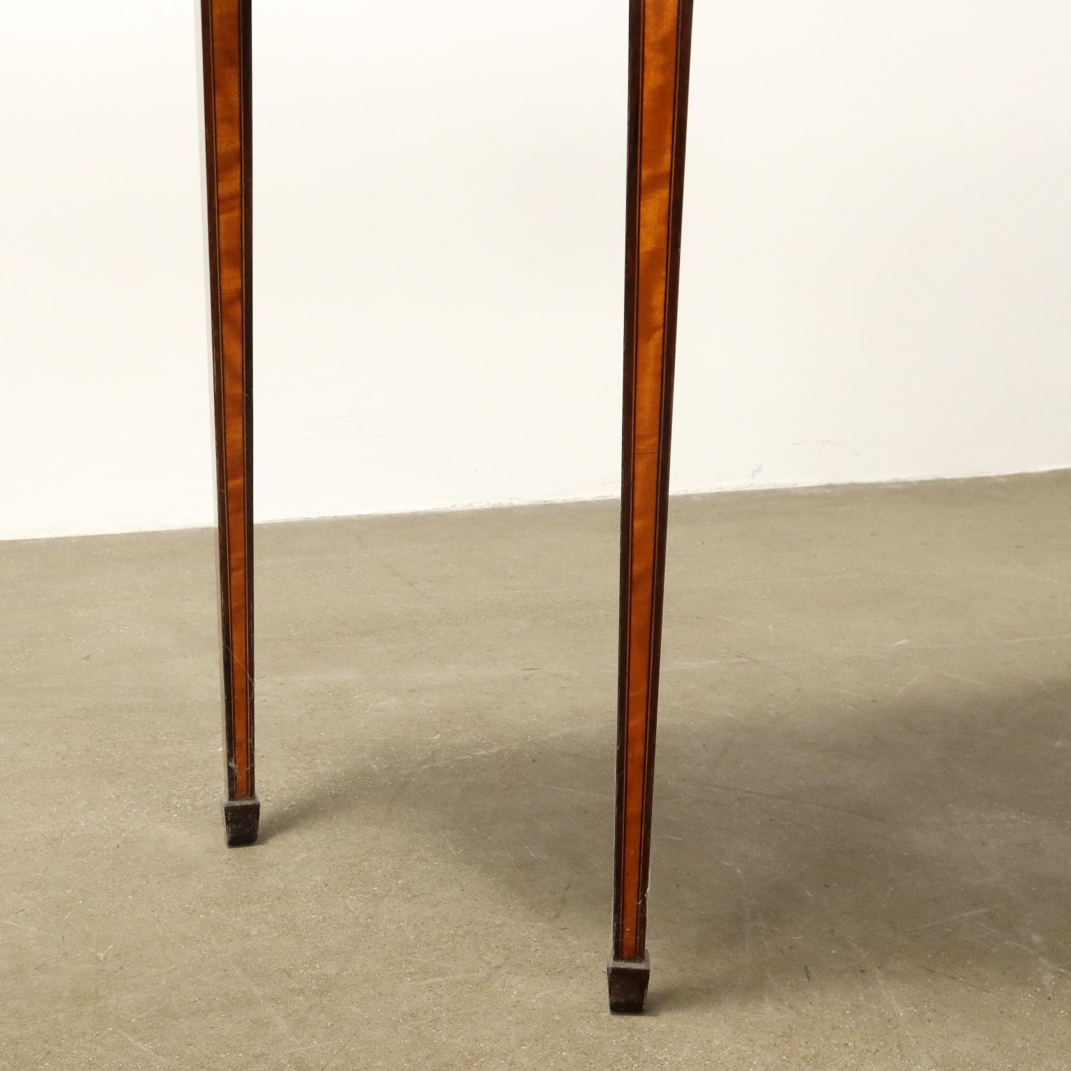  | Antiques  Side & Coffee Tables