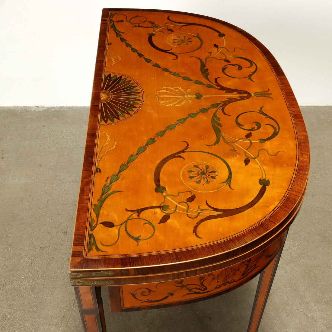  | Antiques  Side & Coffee Tables