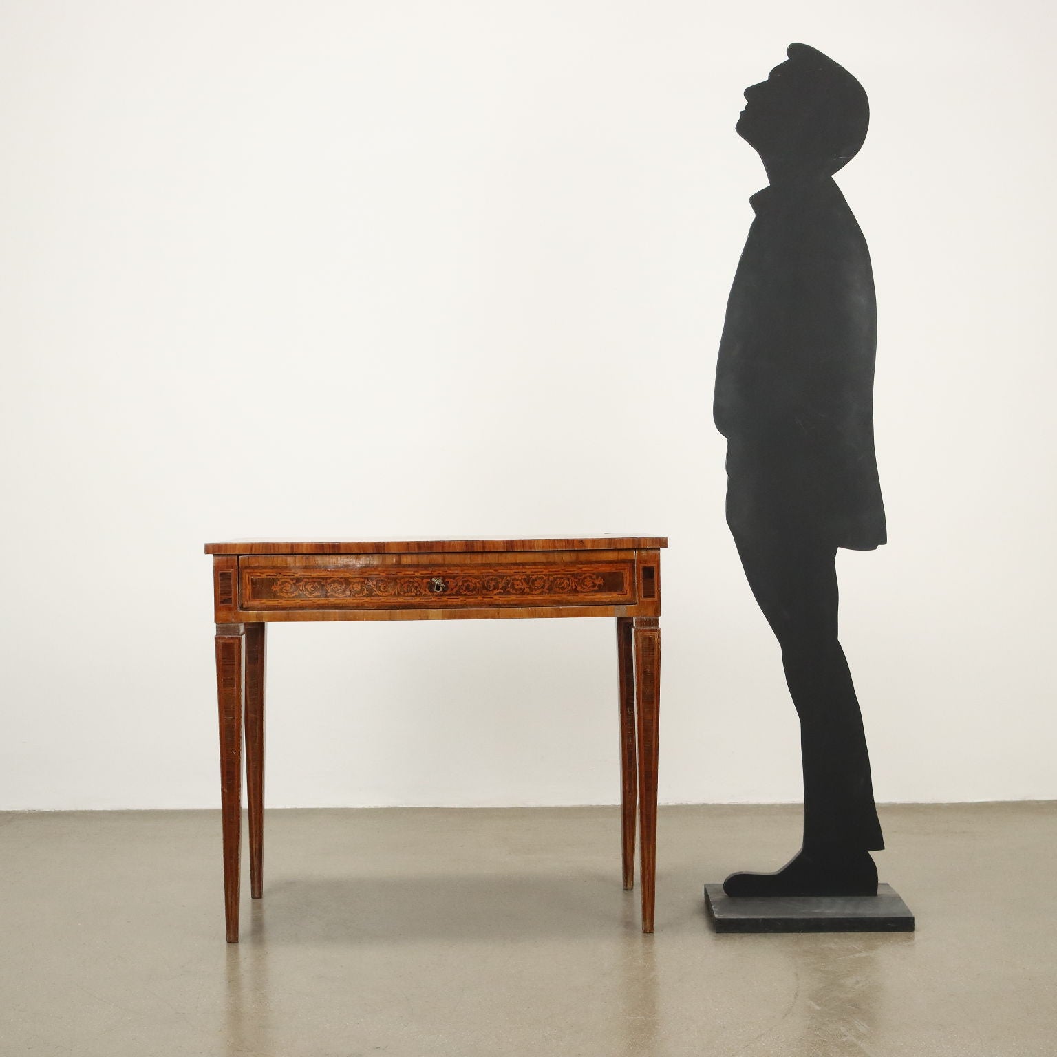  | Antiques  Side & Coffee Tables