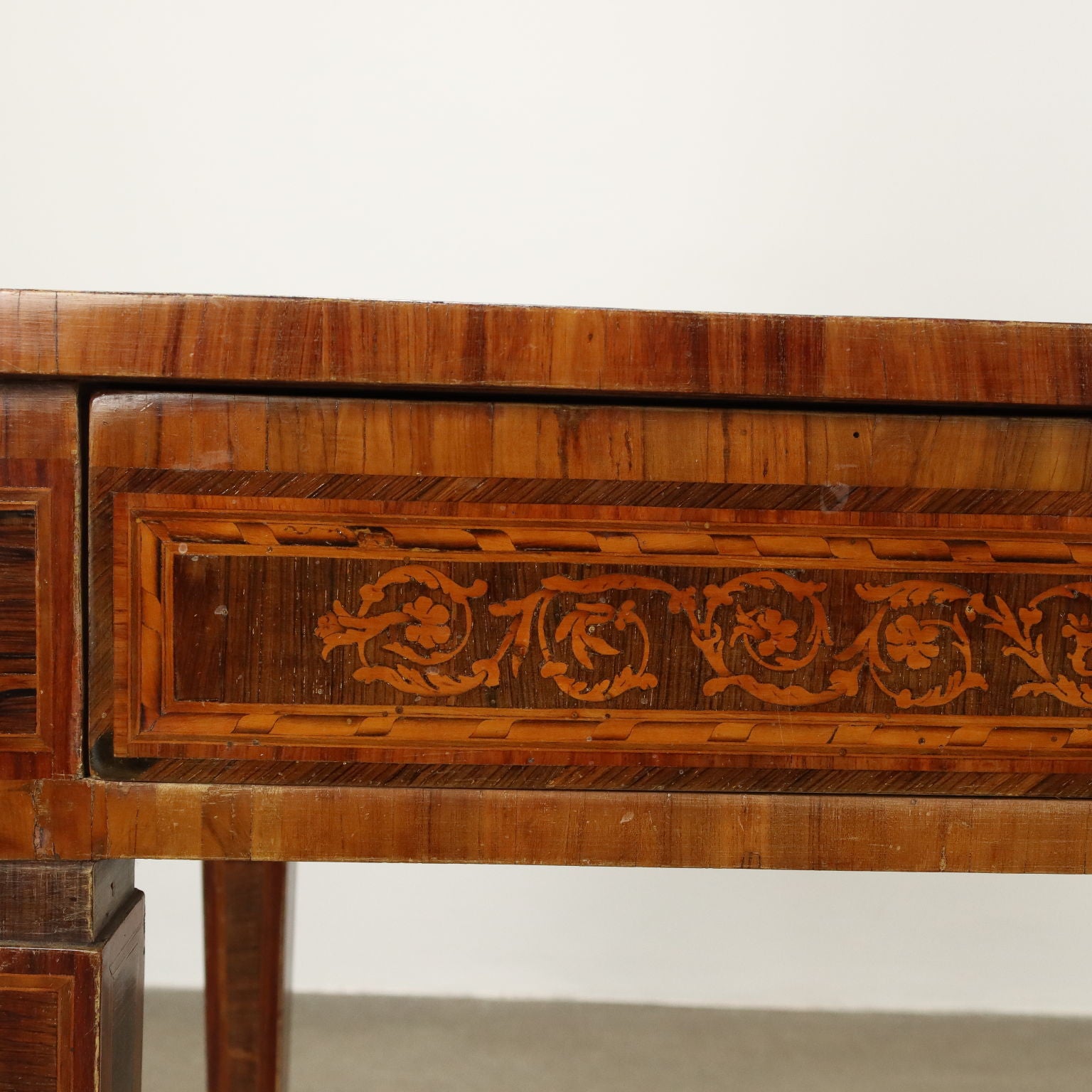  | Antiques  Side & Coffee Tables