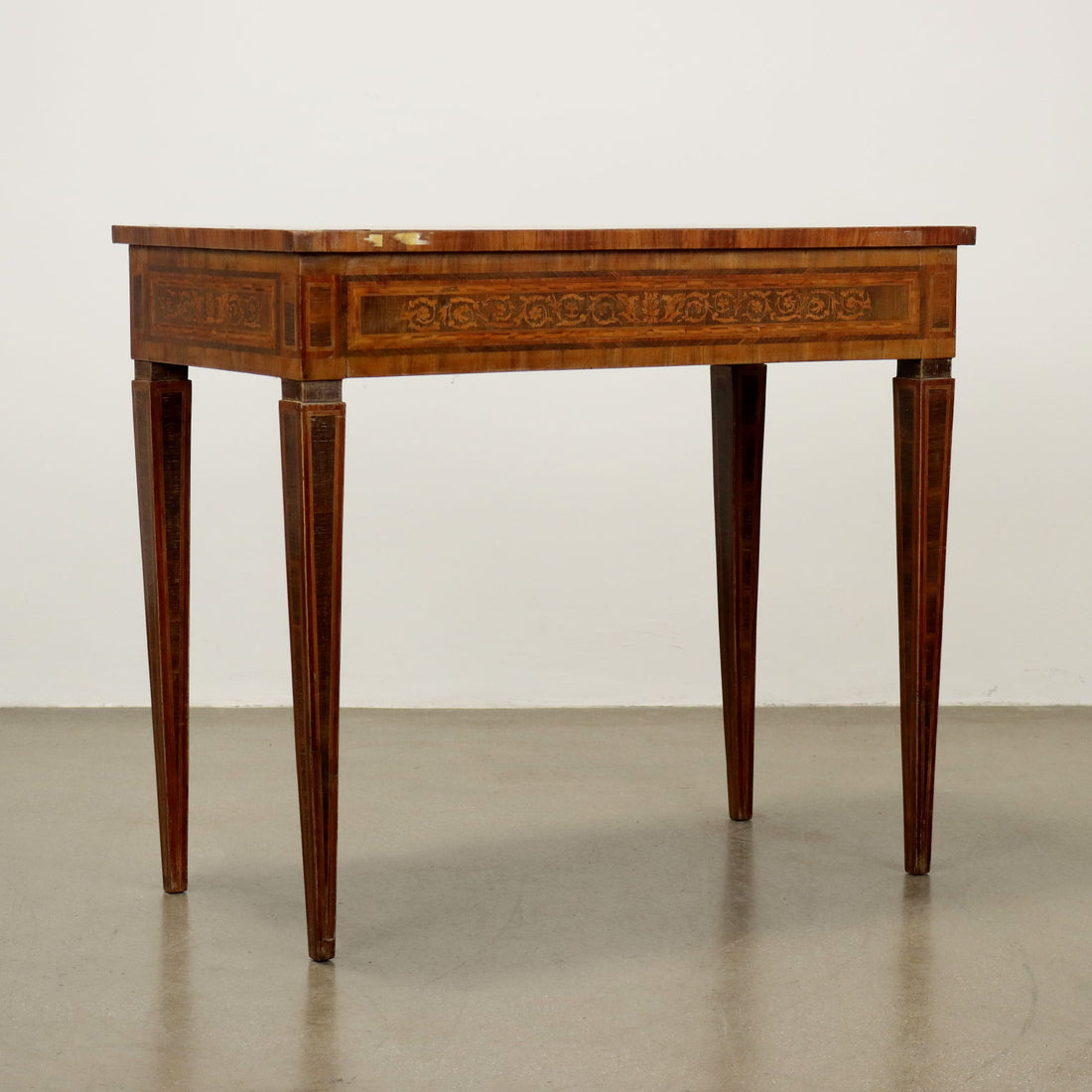  | Antiques  Side & Coffee Tables