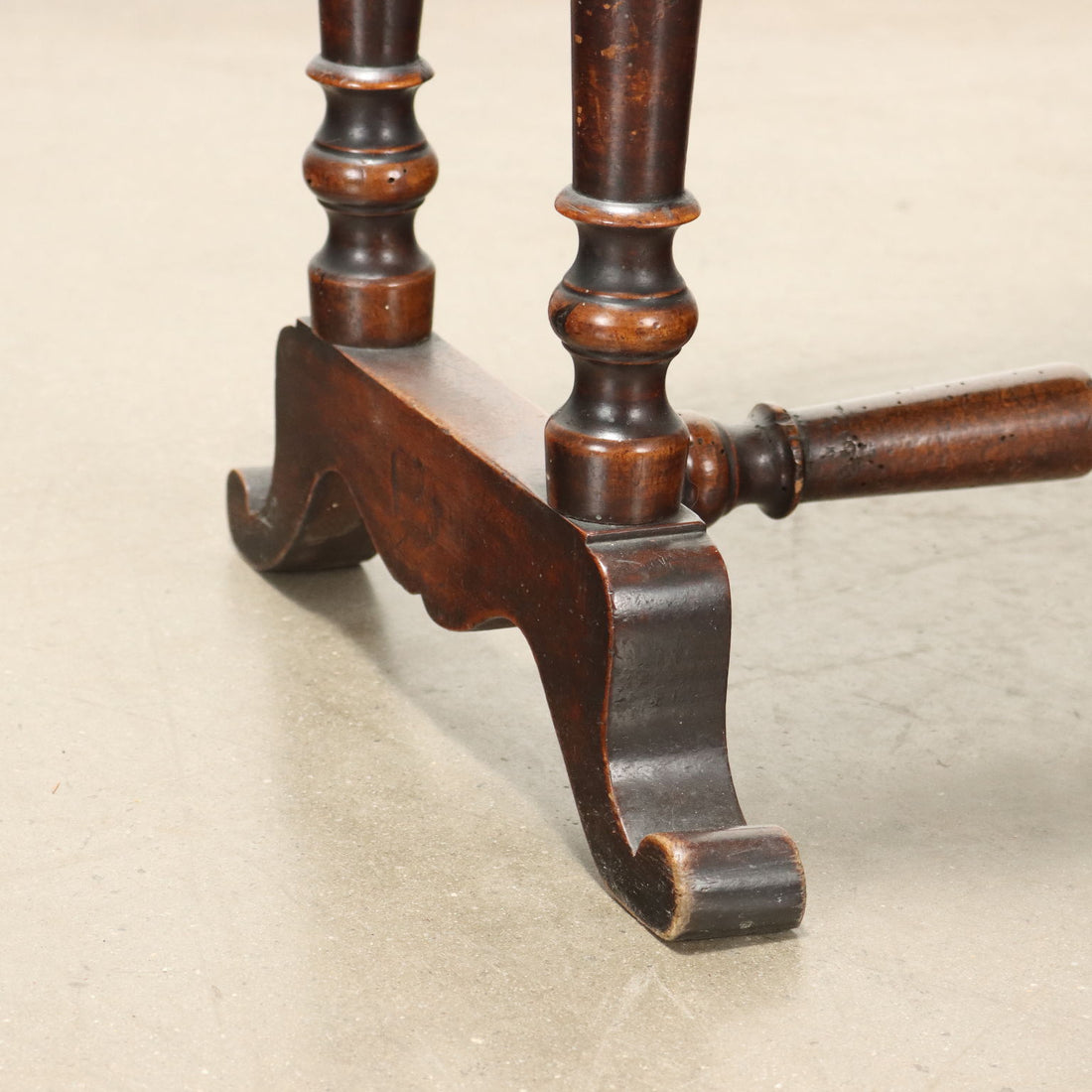  | Antiques  Side & Coffee Tables