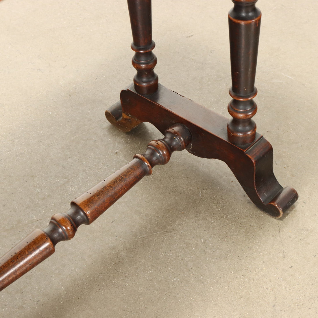  | Antiques  Side & Coffee Tables