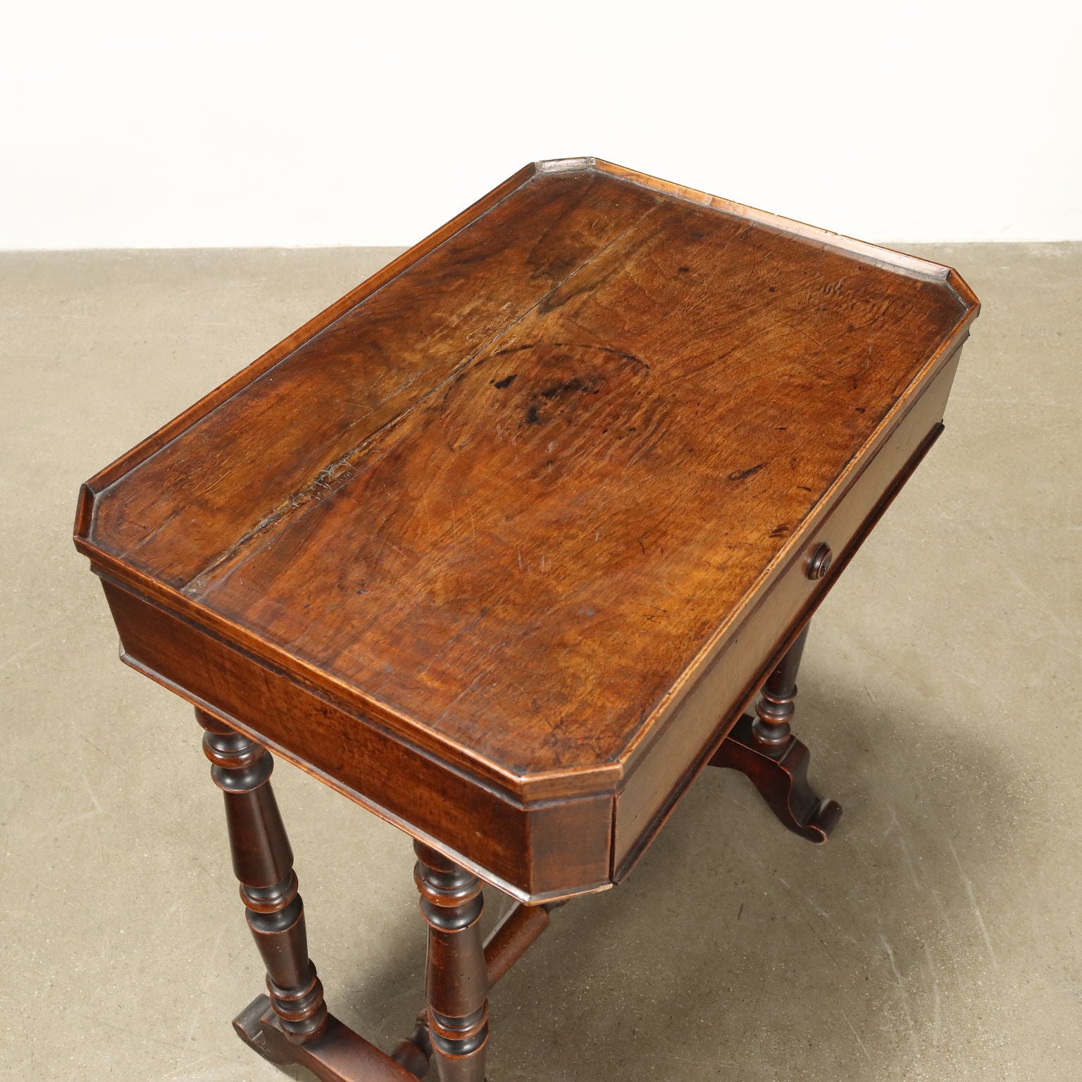  | Antiques  Side & Coffee Tables