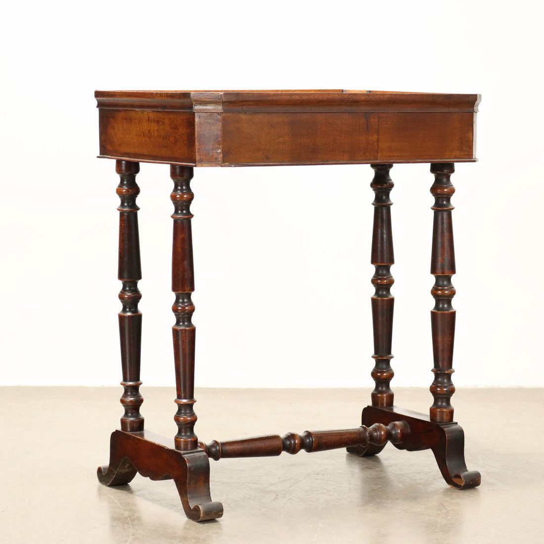  | Antiques  Side & Coffee Tables