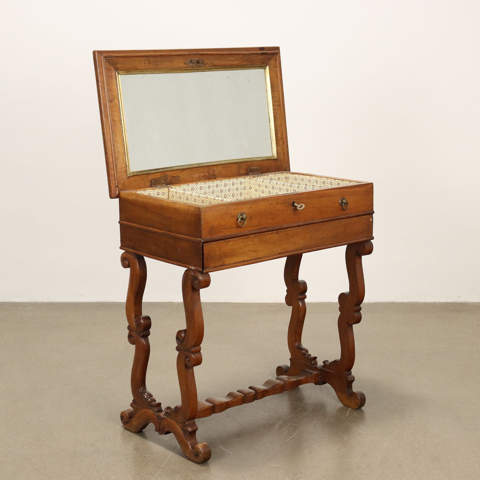  | Antiques  Side & Coffee Tables