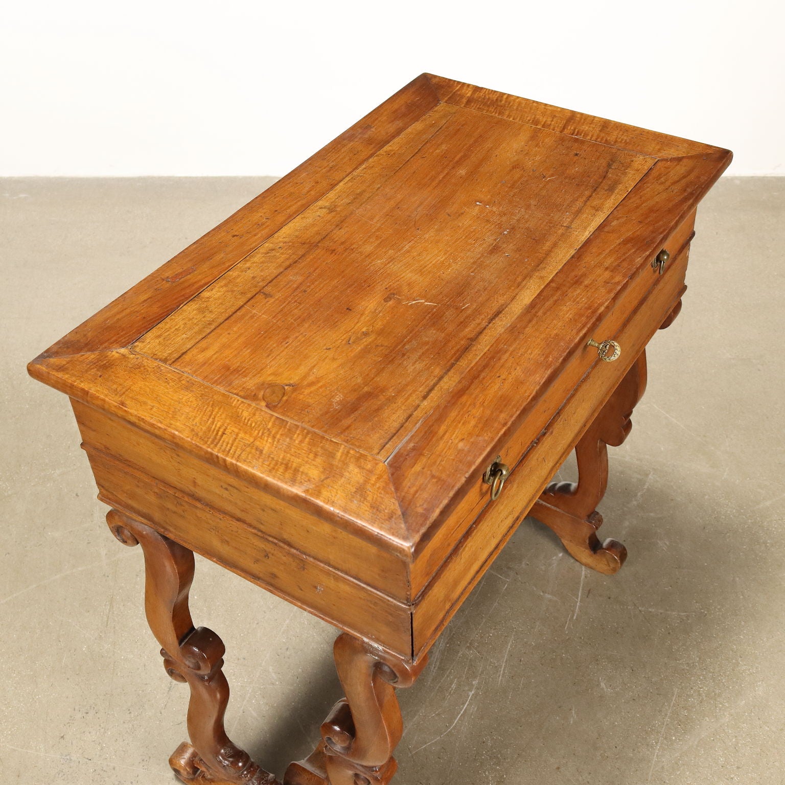  | Antiques  Side & Coffee Tables