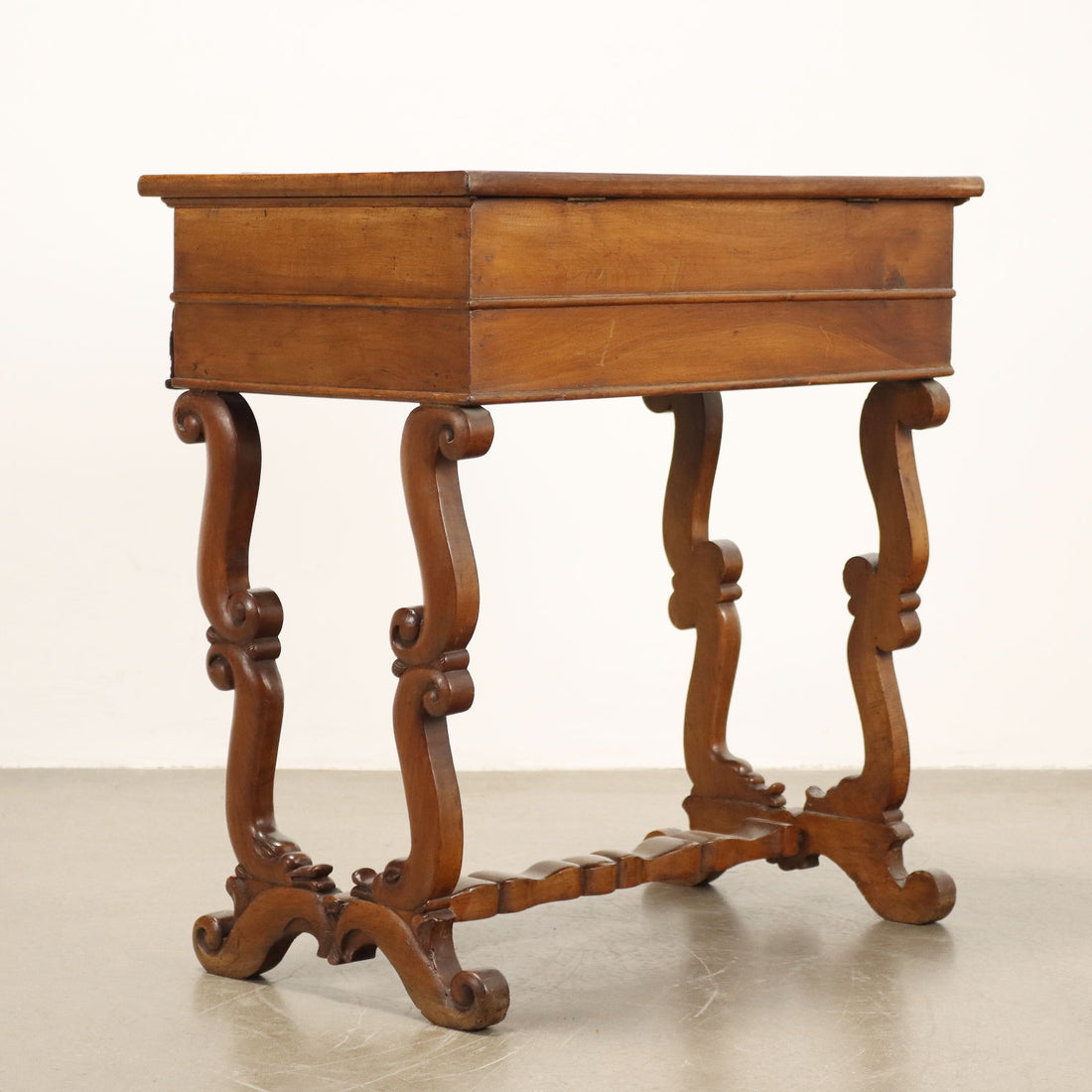  | Antiques  Side & Coffee Tables