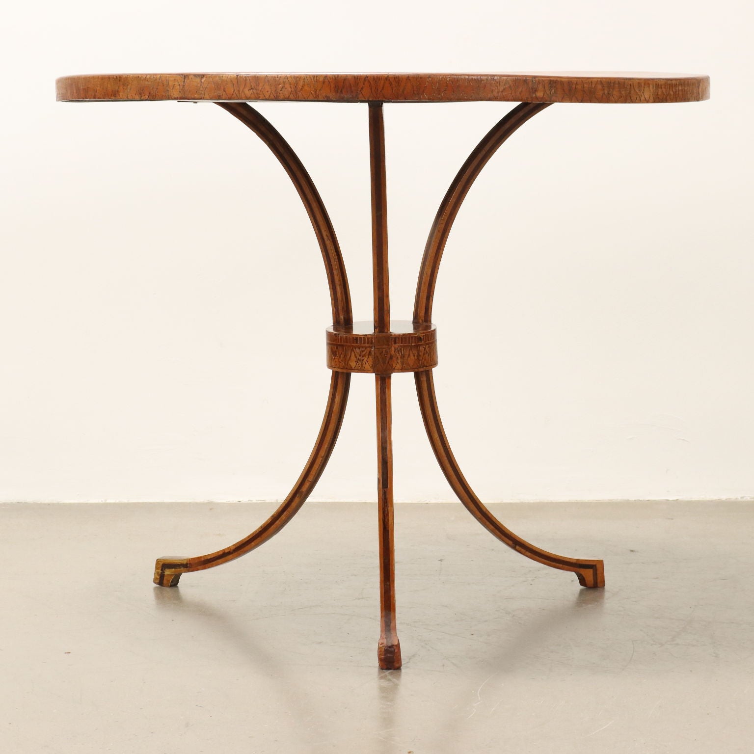  | Antiques  Side & Coffee Tables