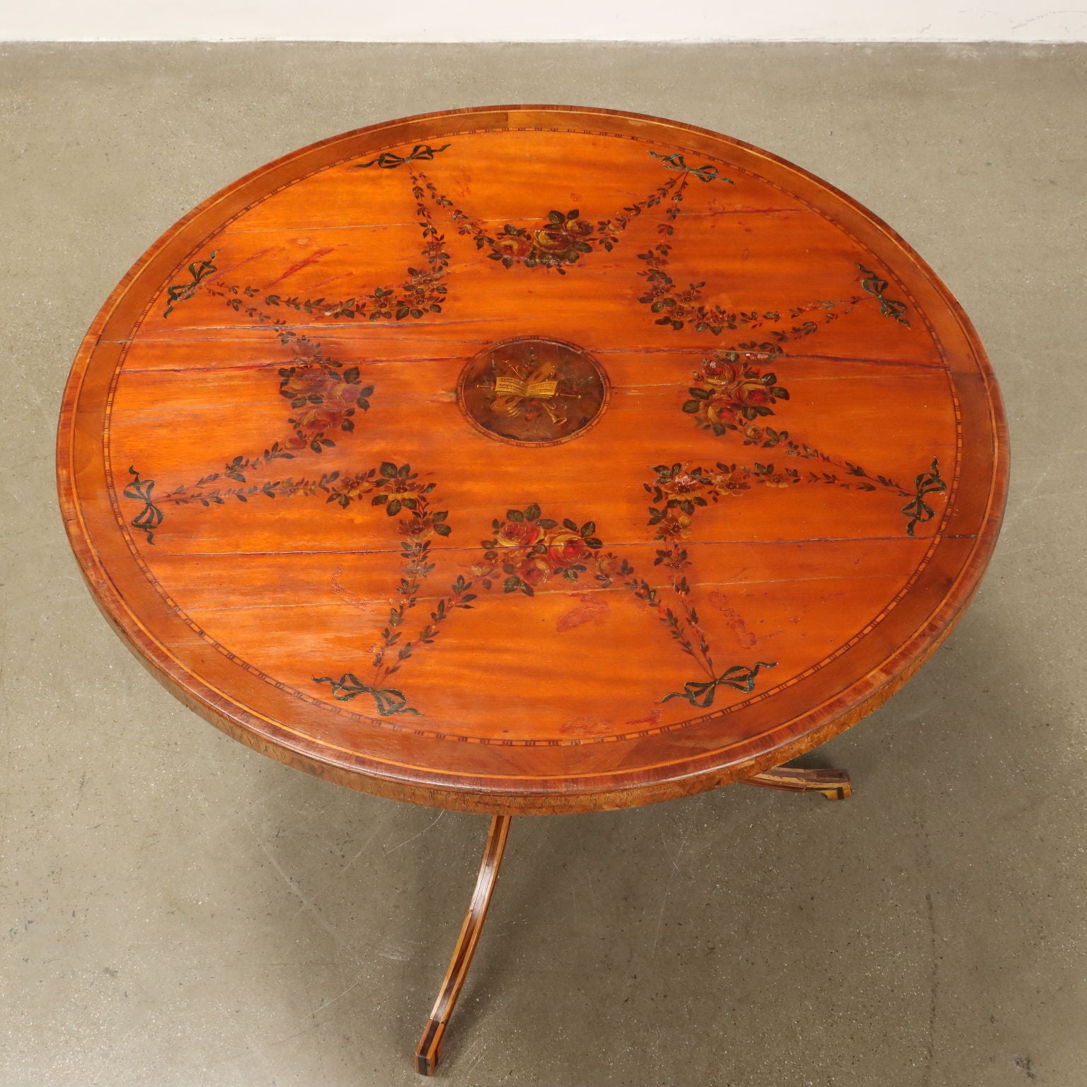  | Antiques  Side & Coffee Tables