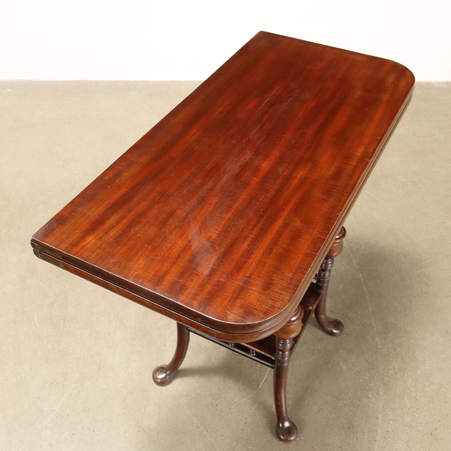  | Antiques  Side & Coffee Tables