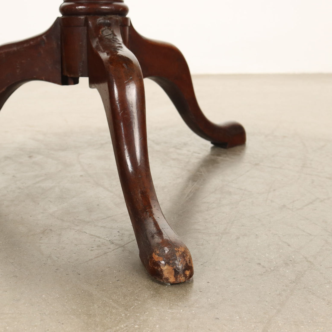  | Antiques  Side & Coffee Tables