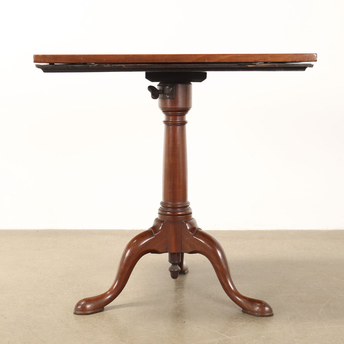  | Antiques  Side & Coffee Tables