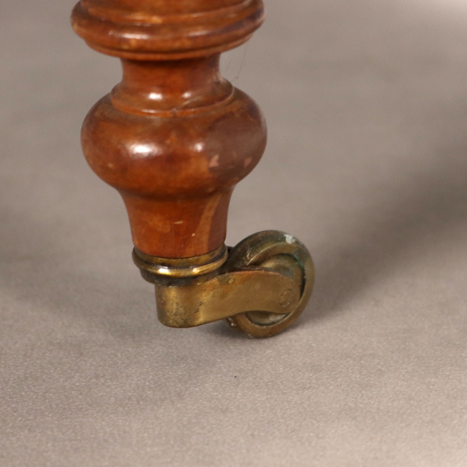  | Antiques  Side & Coffee Tables