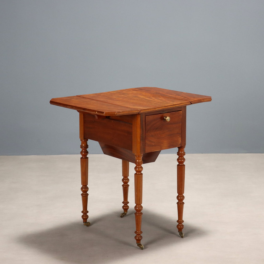  | Antiques  Side & Coffee Tables