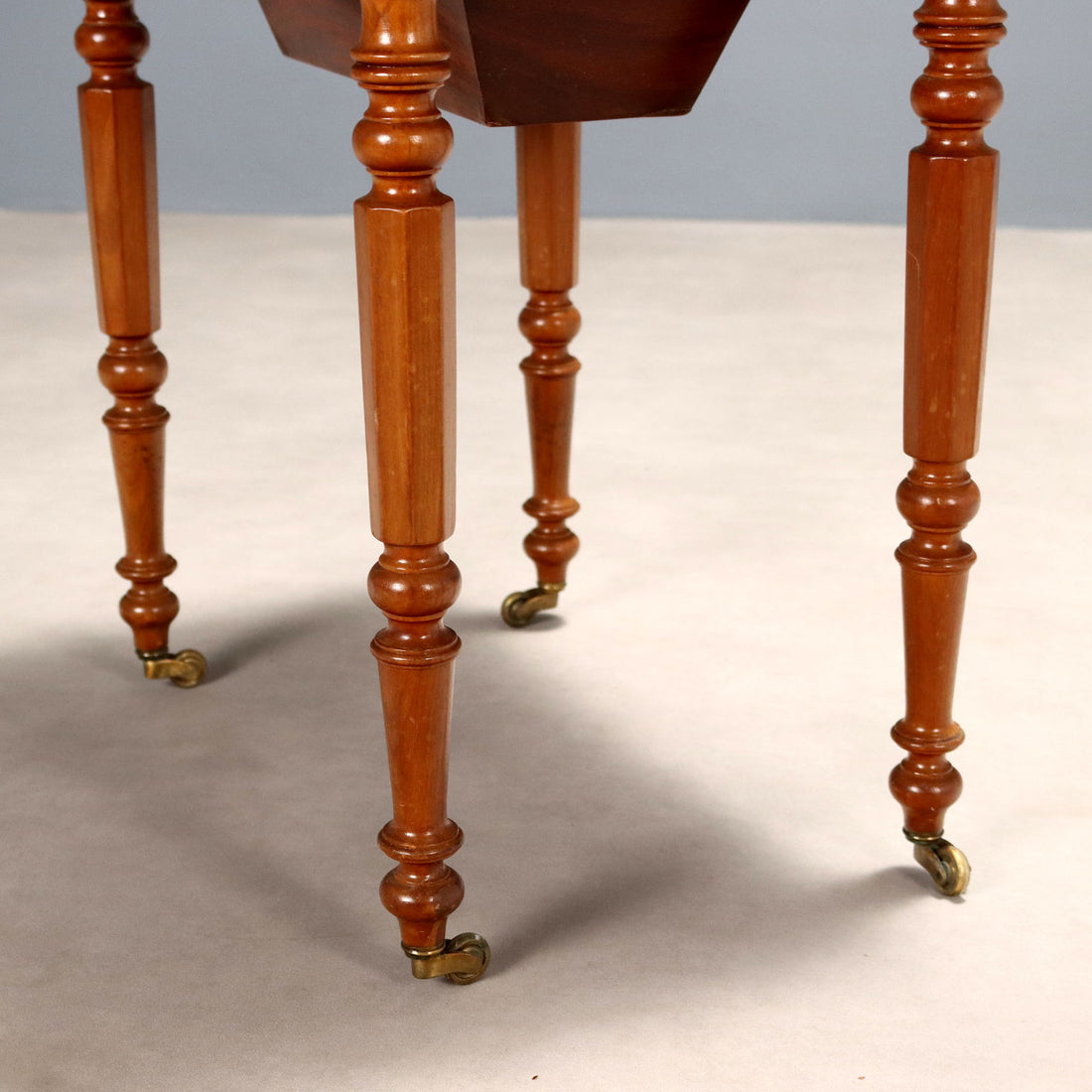  | Antiques  Side & Coffee Tables