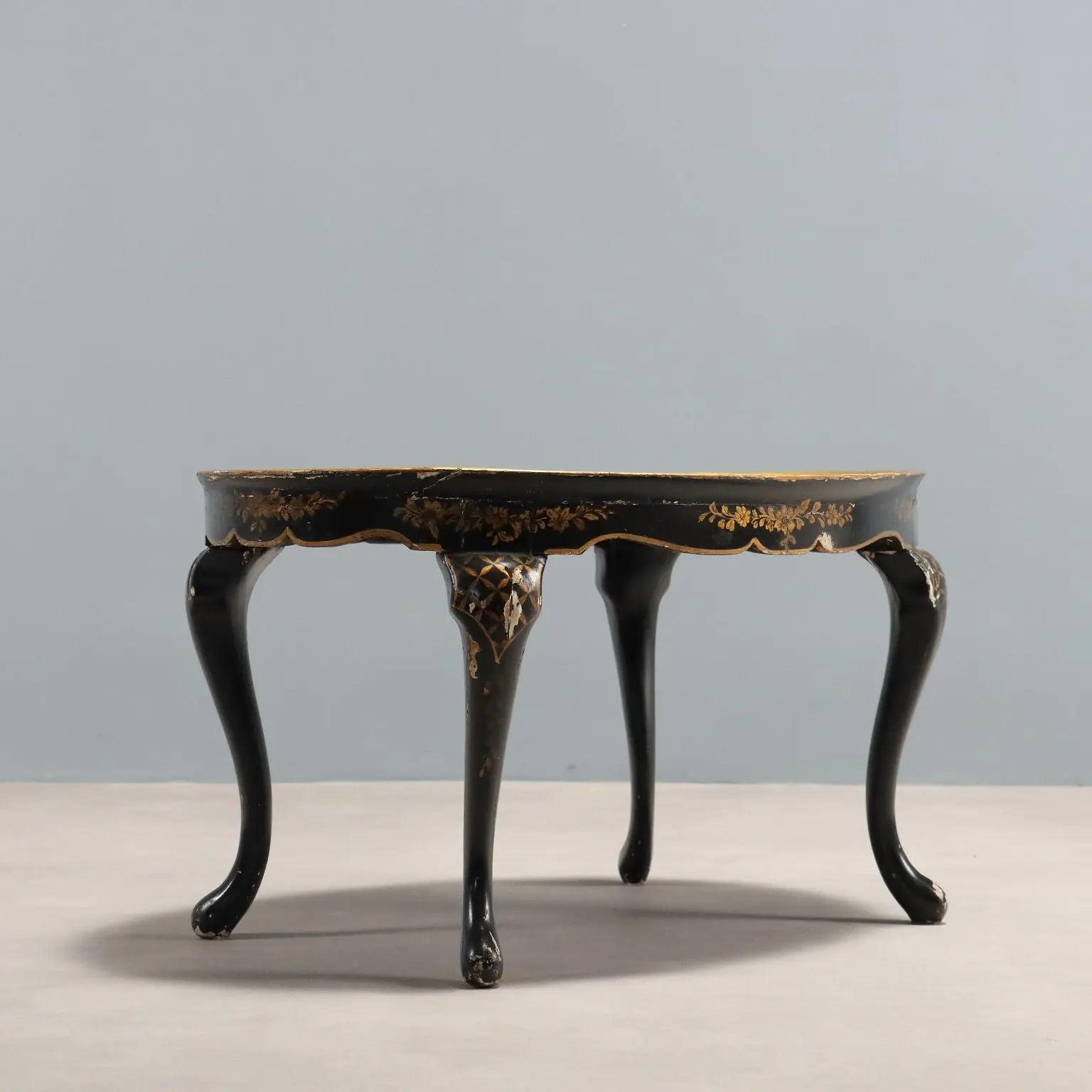 Antique Coffee Table Lacquered Painted Wood Italy XX Century - Italy, Early XX Century | Antiques  Side & Coffee Tables