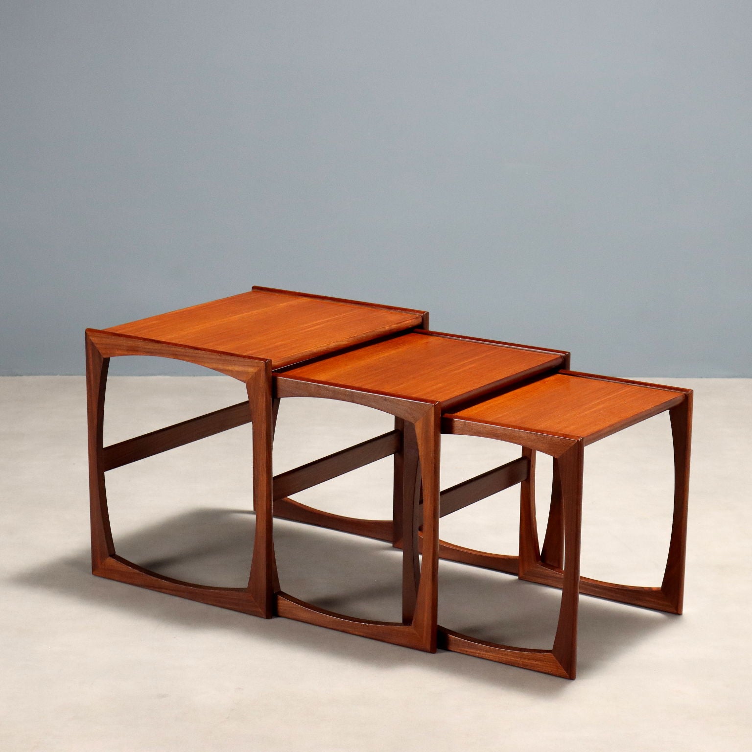  | Antiques  Side & Coffee Tables