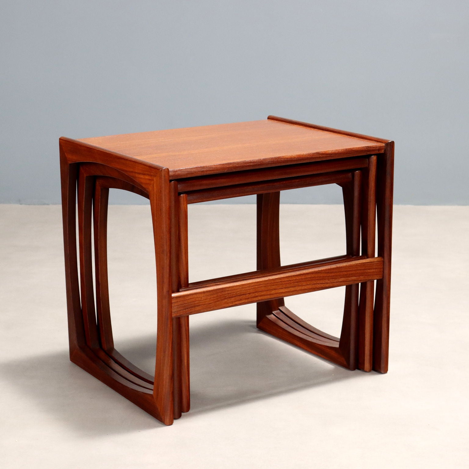  | Antiques  Side & Coffee Tables