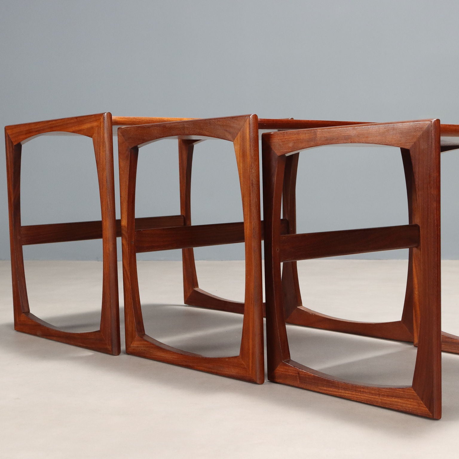  | Antiques  Side & Coffee Tables