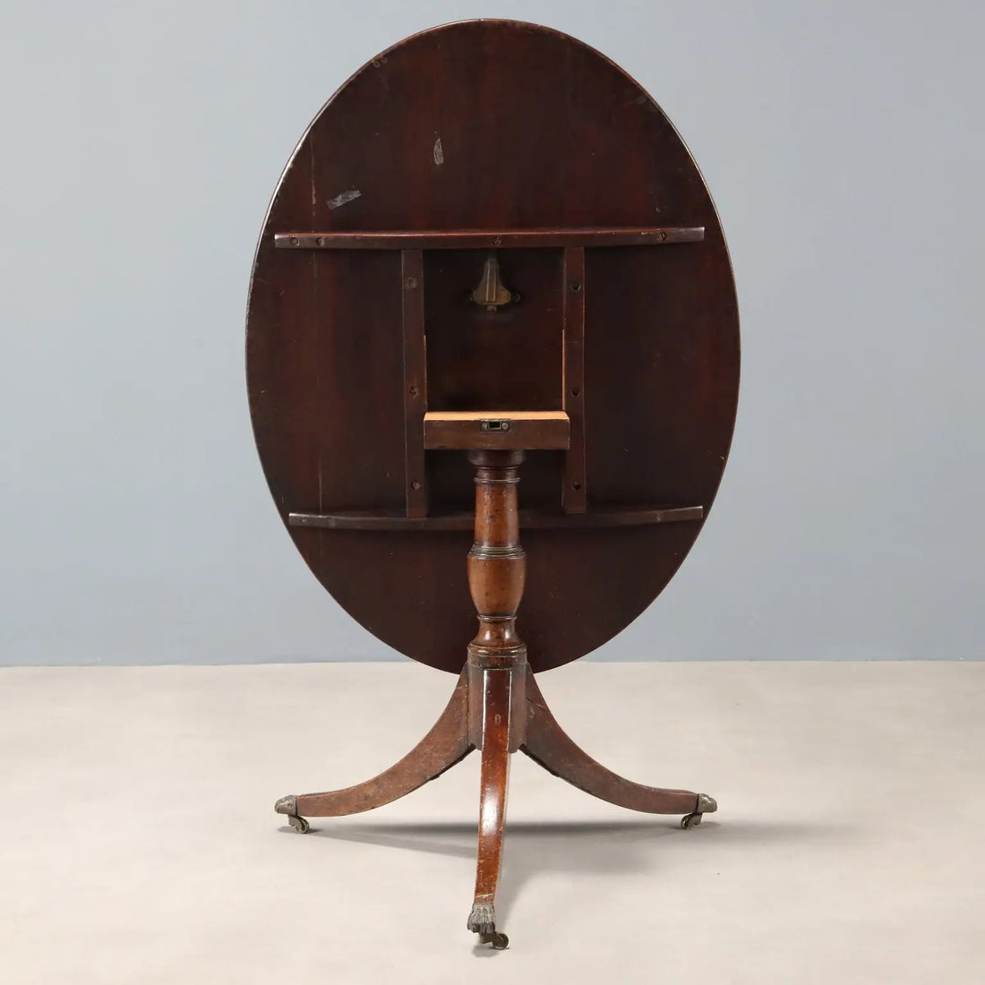Antique Table Mahogany Oval Shaped England XIX Century - England, Mid XIX Century | Antiques | Side & Coffee Tables