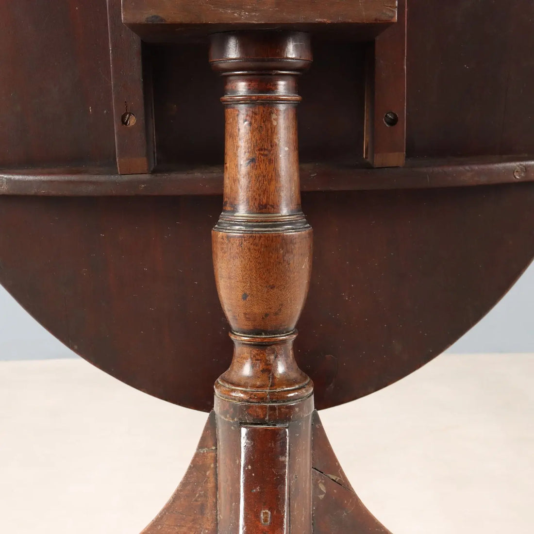 Antique Table Mahogany Oval Shaped England XIX Century - England, Mid XIX Century | Antiques | Side & Coffee Tables