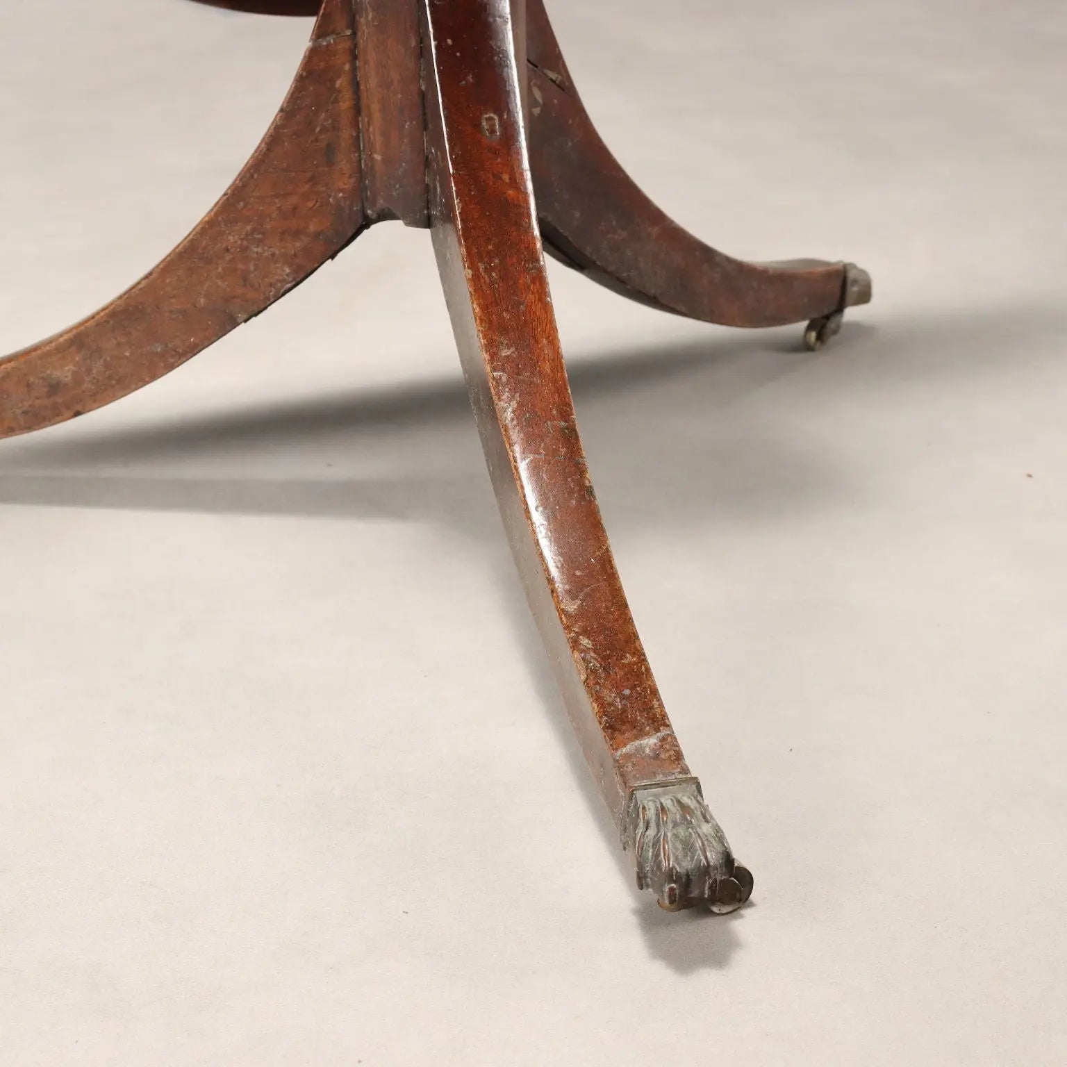 Antique Table Mahogany Oval Shaped England XIX Century - England, Mid XIX Century | Antiques | Side & Coffee Tables