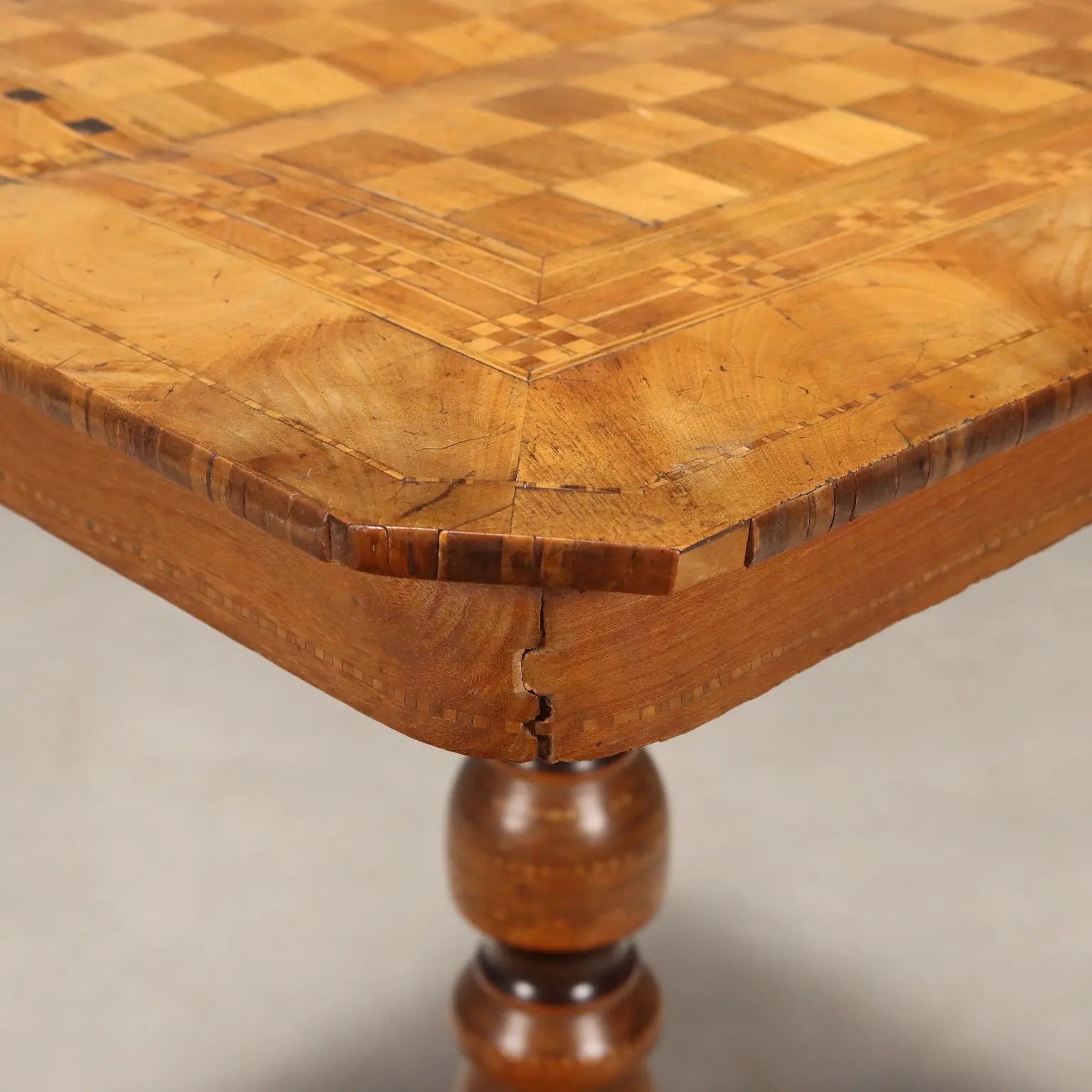Small Antique Table Mahogany with Inlays Italy XIX Century - Italy, Mid XIX Century | Antiques | Side & Coffee Tables