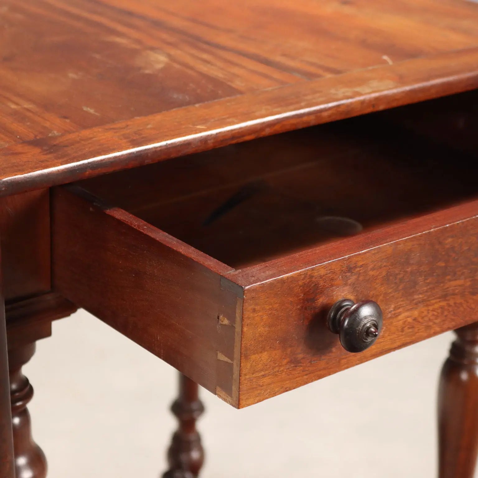 Antique Coffee Table High Victorian Mahogany United Kingdom '800 - England, Late XIX Century | Antiques | Side & Coffee Tables