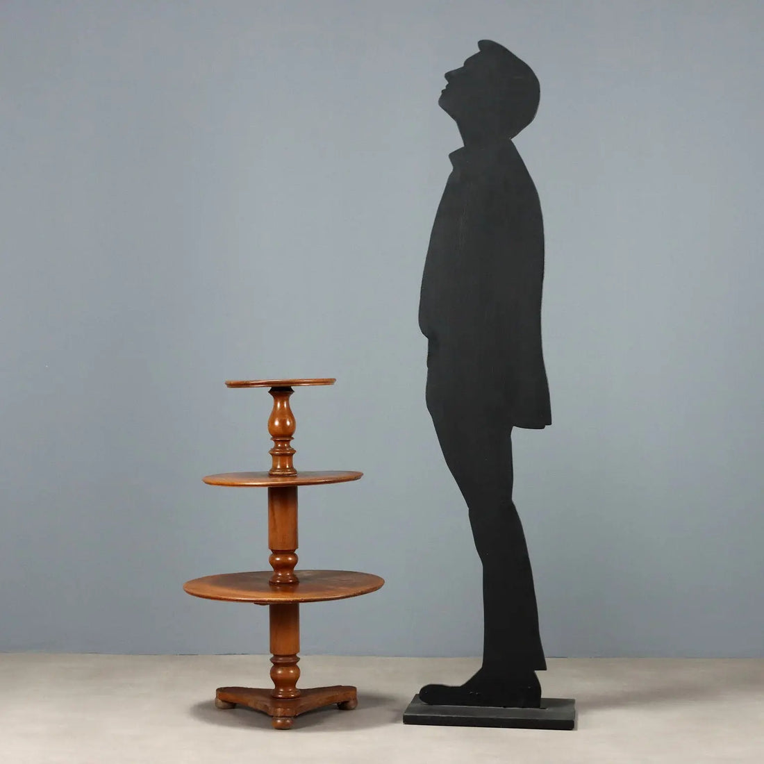 Walnut Etagere - Italy Mid 19th Century
