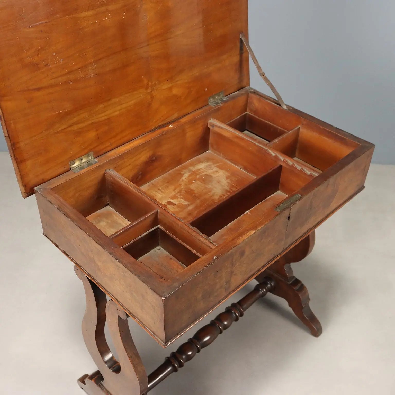 Feather Walnut Table - Italy, Mid 19th Century
