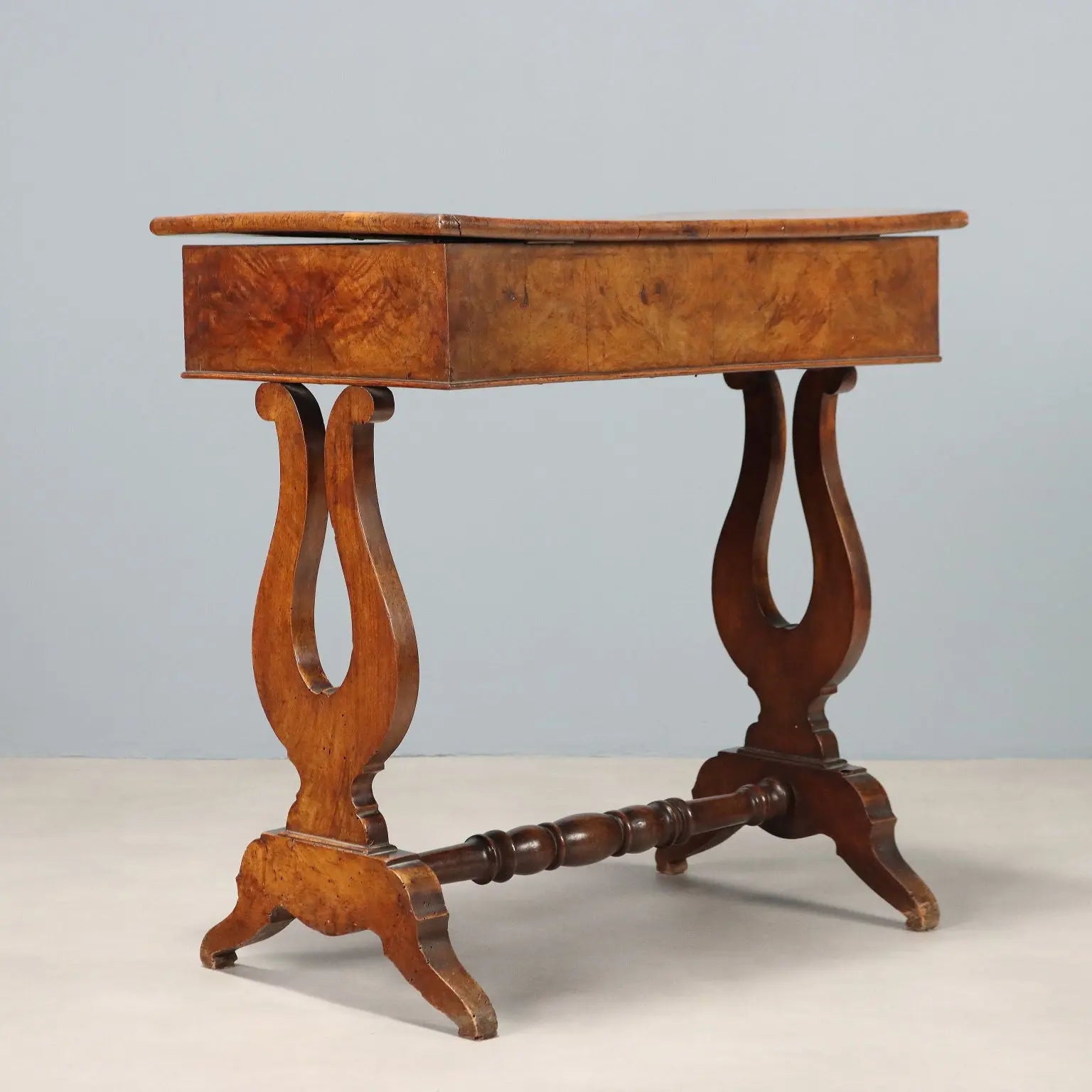 Feather Walnut Table - Italy, Mid 19th Century