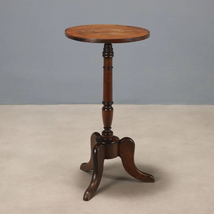 Small Antique Table Walnut Beech Italy XX Century - Italy, Early XX Century | Antiques | Side & Coffee Tables