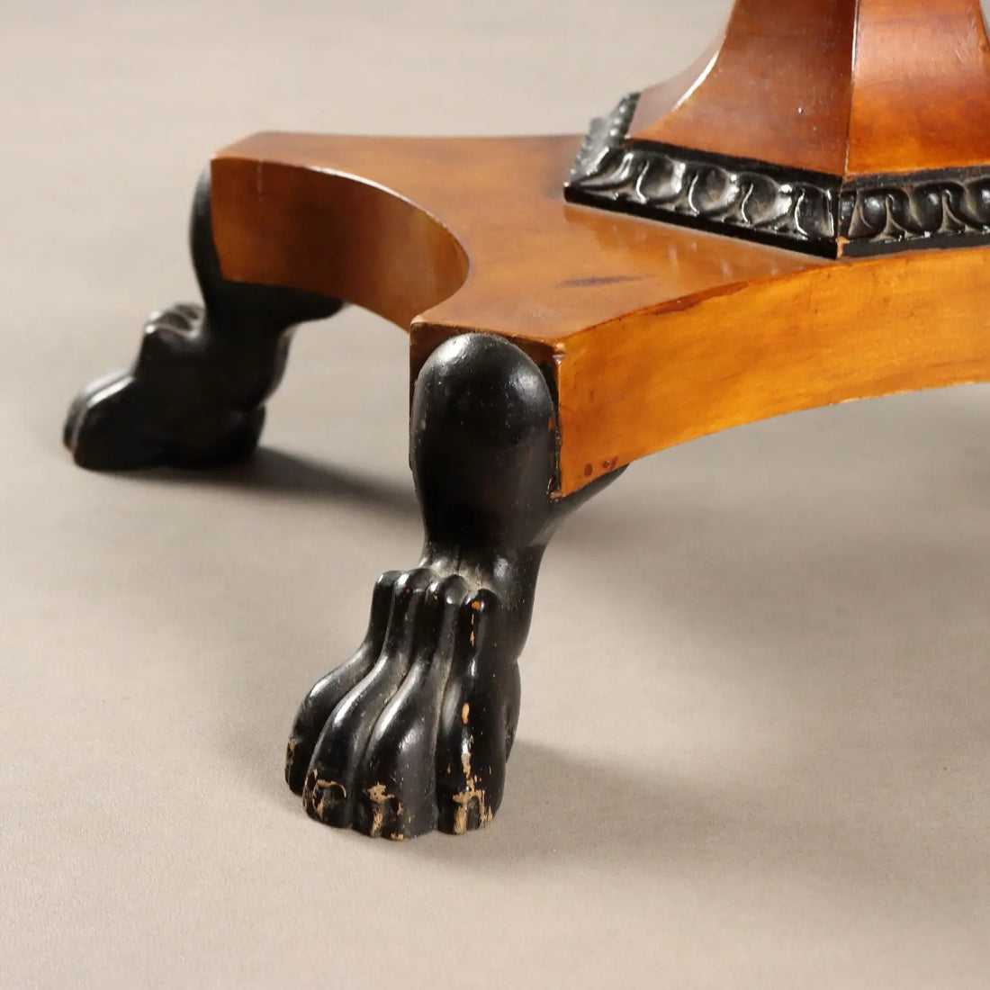 Citronnier Game Table - England 19th Century