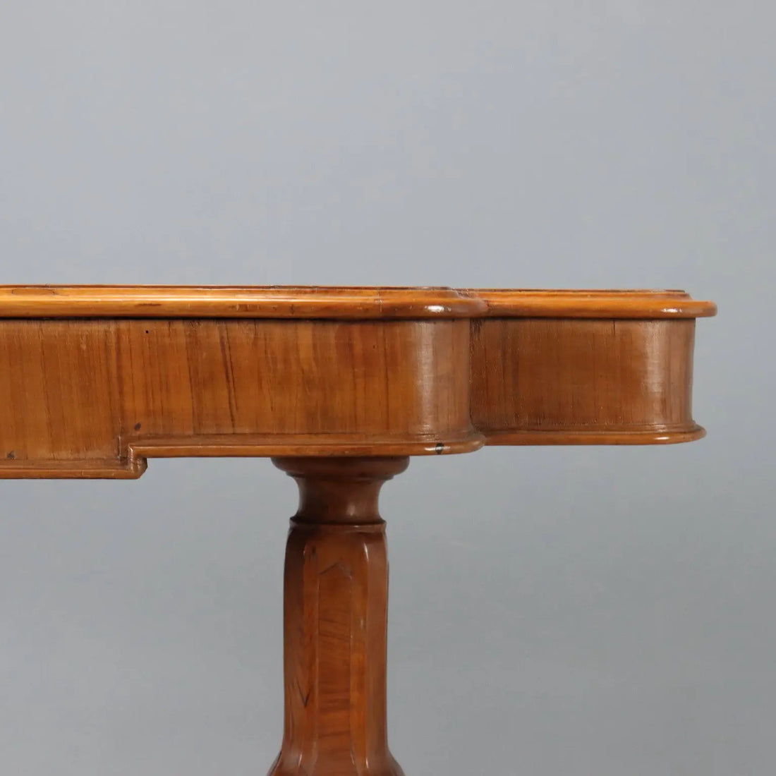 Small Antique Table Umbertino Walnut Italy XIX Century - Italy, Late XIX Century | Antiques | Side & Coffee Tables