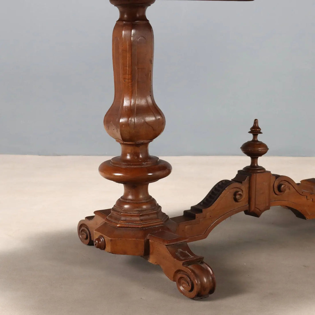 Small Antique Table Umbertino Walnut Italy XIX Century - Italy, Late XIX Century | Antiques | Side & Coffee Tables