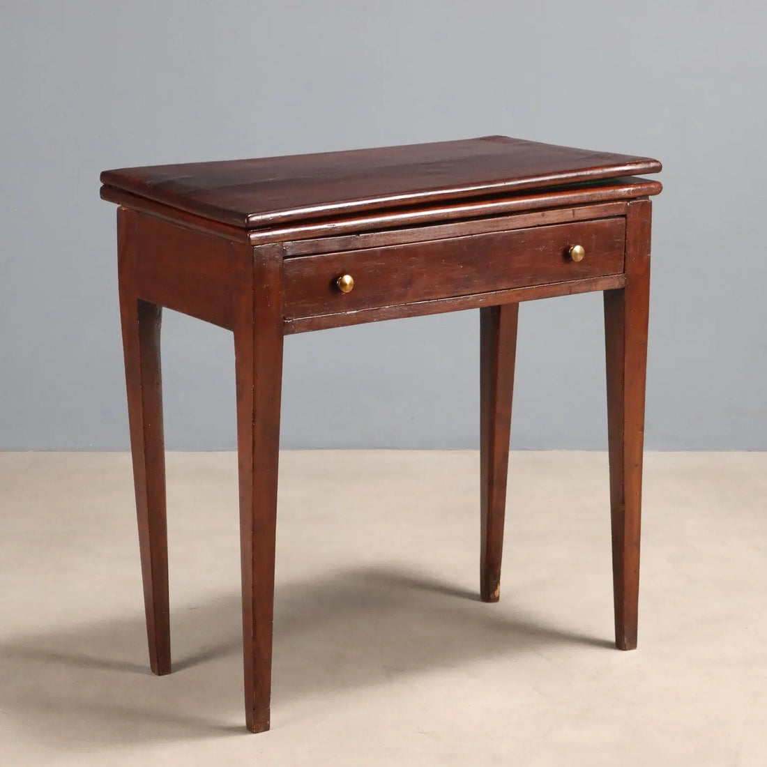 Directorate Game Table in Walnut, Early 19th Century
