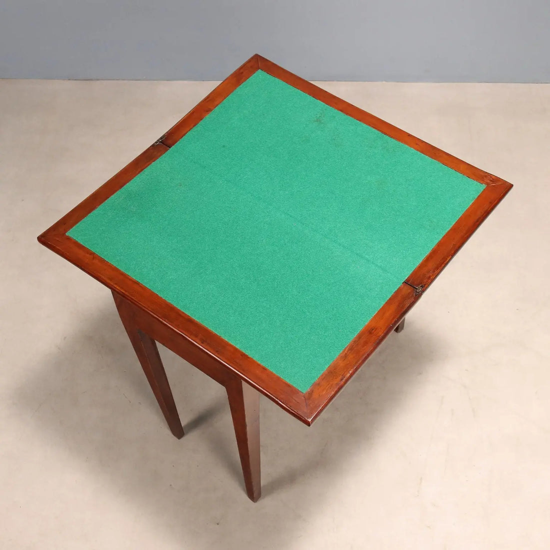 Directorate Game Table in Walnut, Early 19th Century
