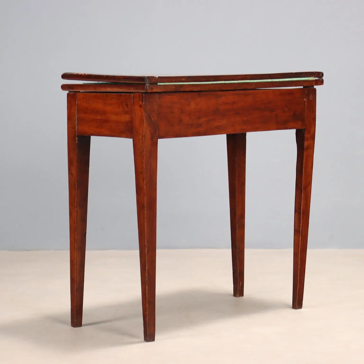 Directorate Game Table in Walnut, Early 19th Century