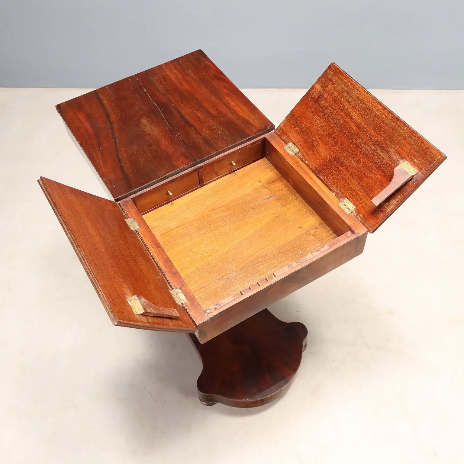Antique Early Victorian Table Mahogany England XIX Century