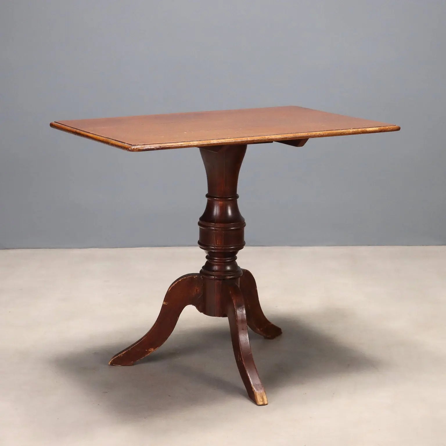 Antique Mahogany Tilt-Top Table - 19th Century