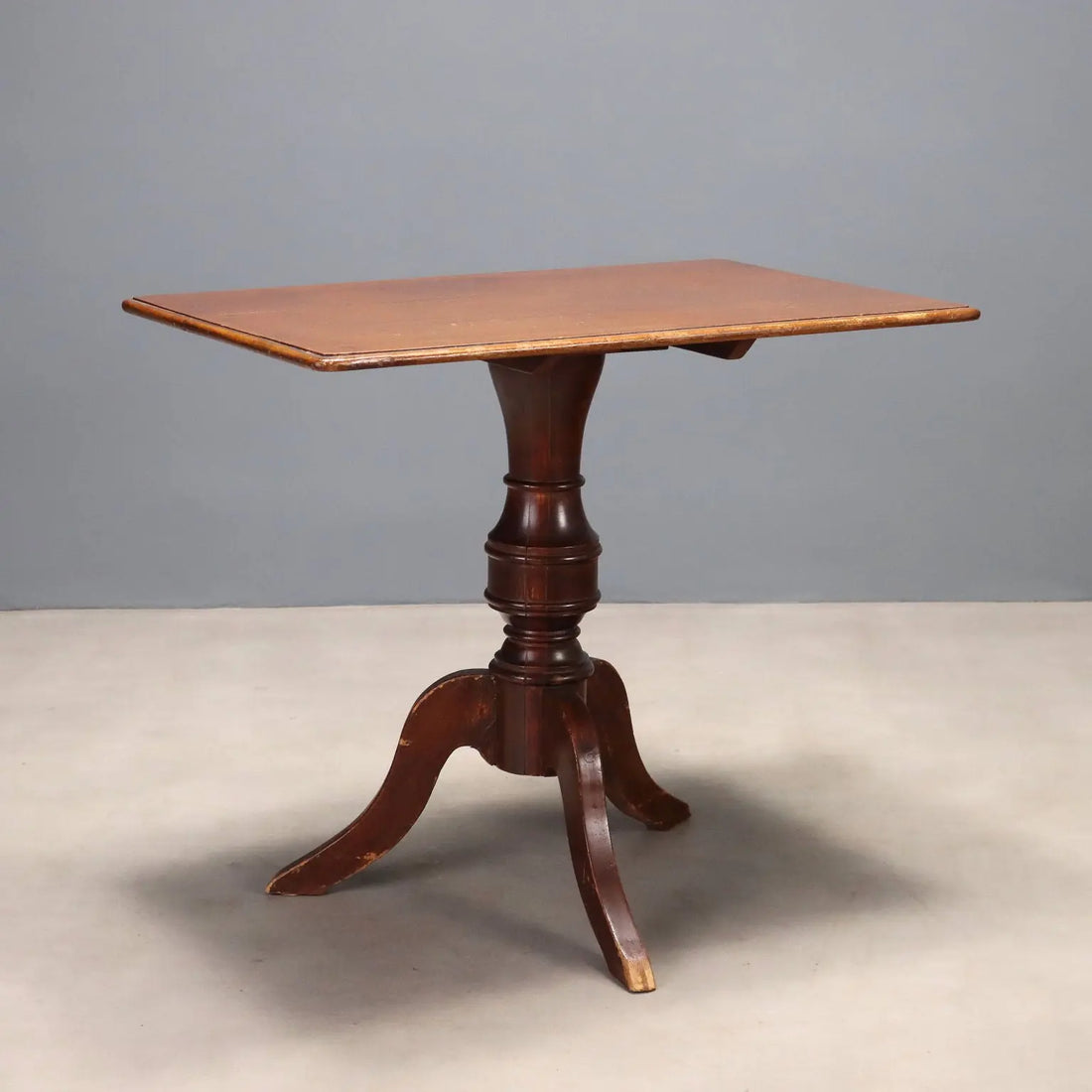 Antique Mahogany Tilt-Top Table - 19th Century