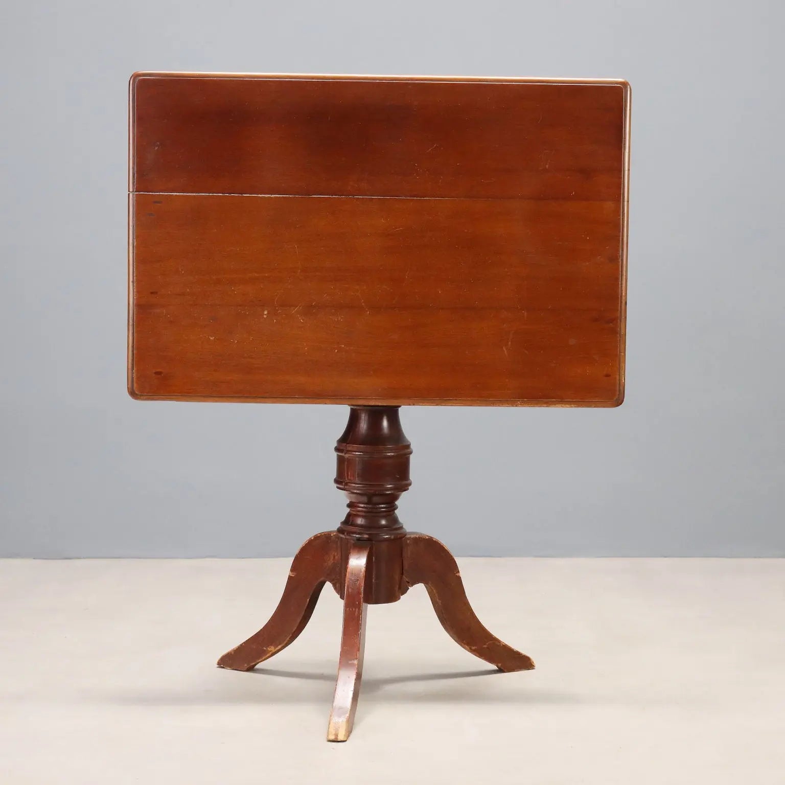 Antique Mahogany Tilt-Top Table - 19th Century
