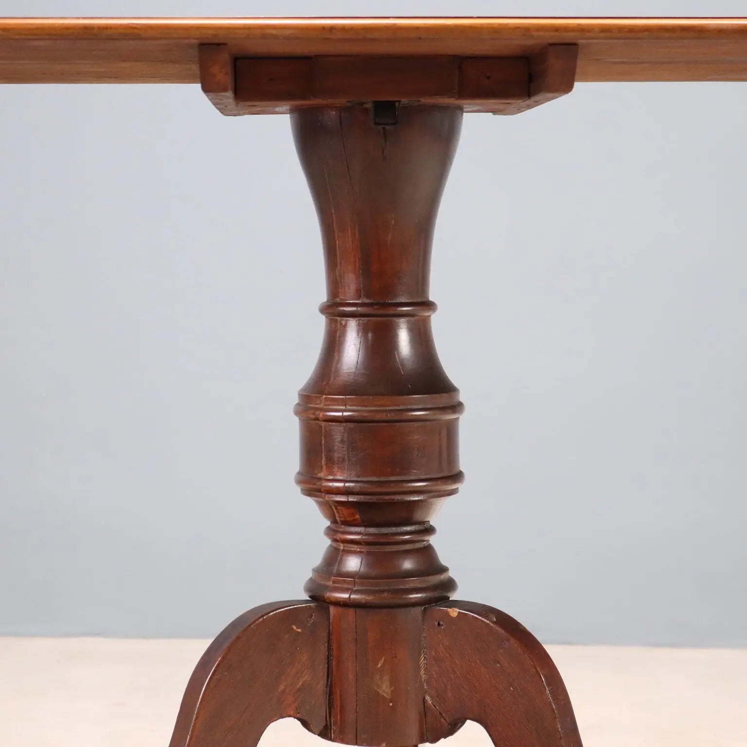 Antique Mahogany Tilt-Top Table - 19th Century