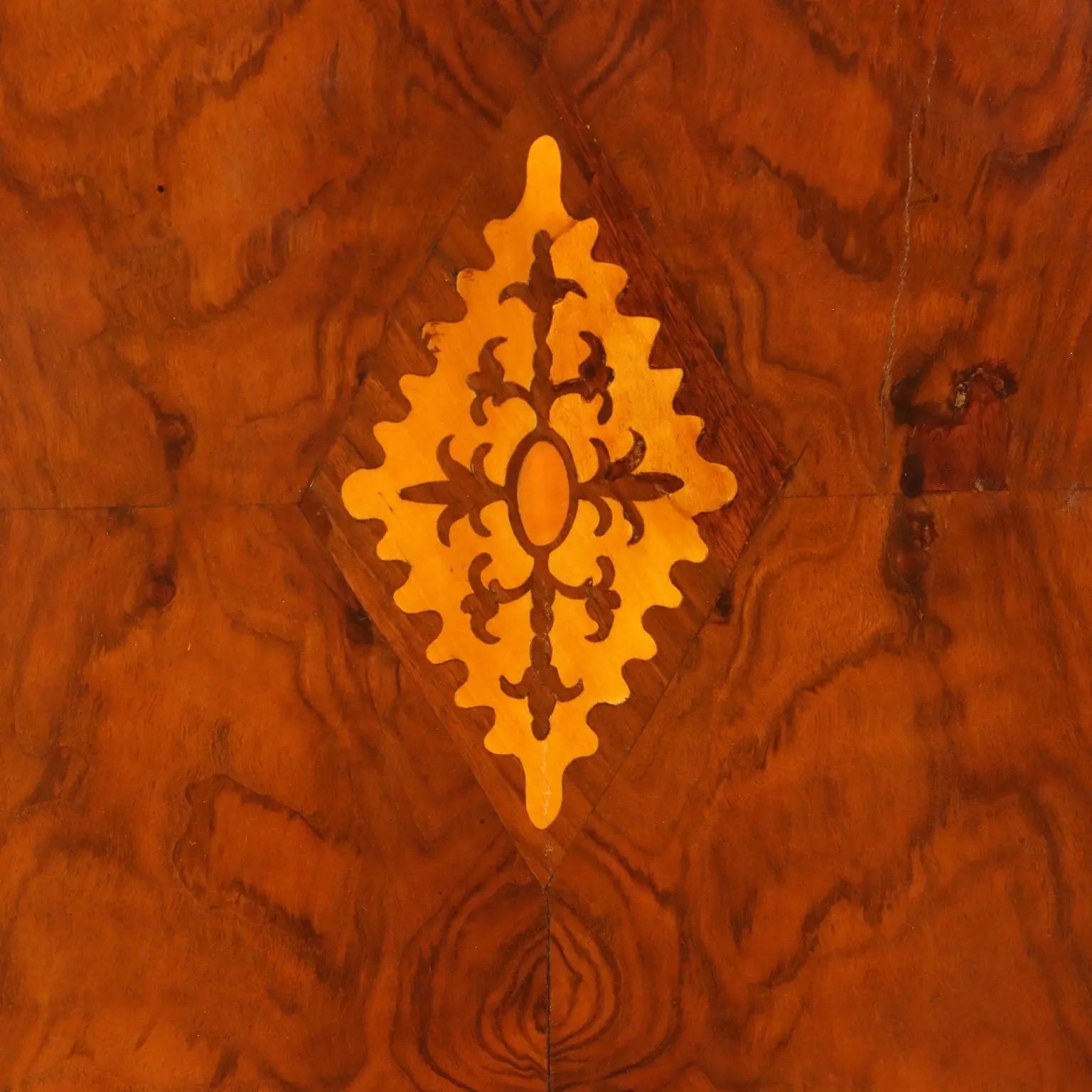 Antique Table Walnut Inlaid Top United Kingdom XIX Century