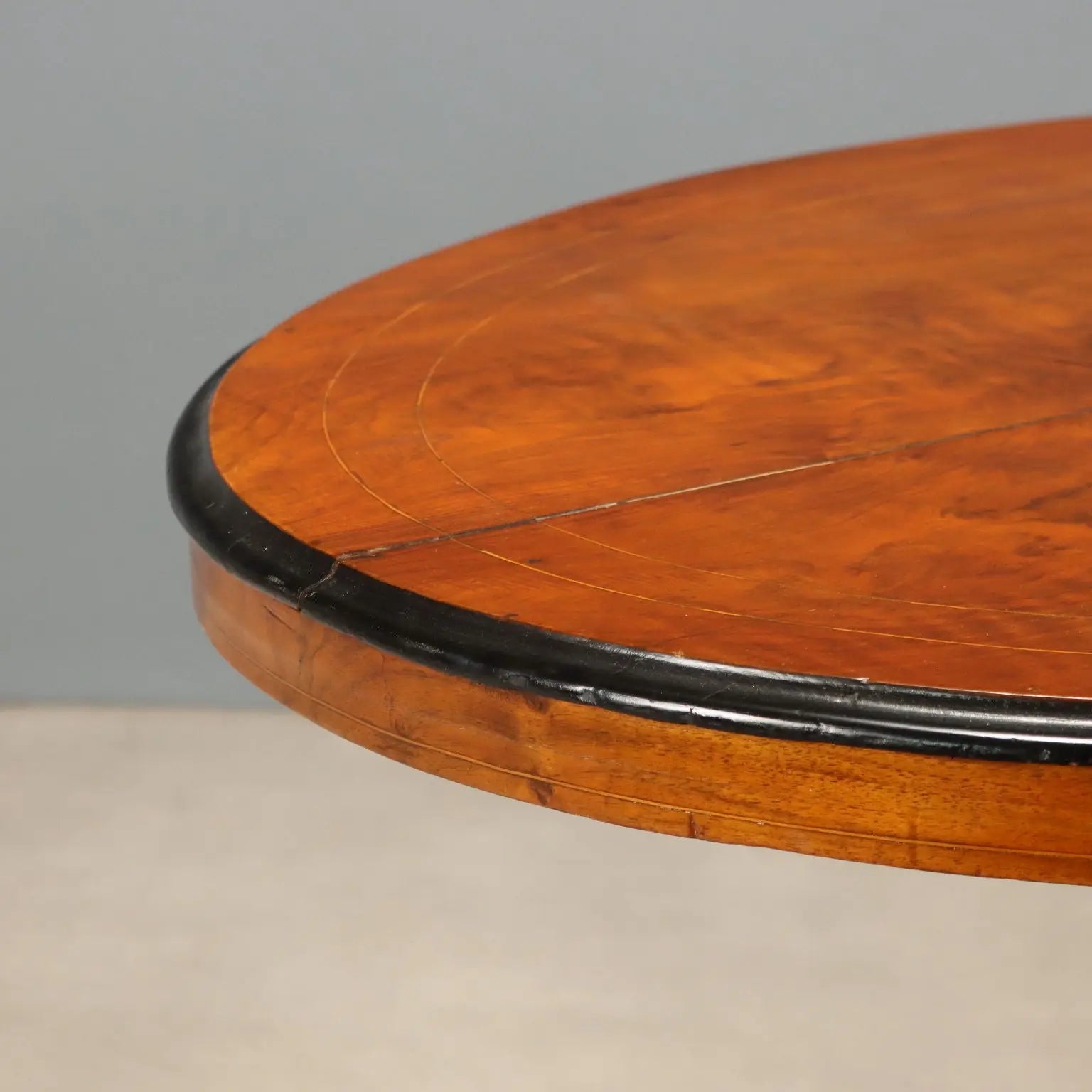 Antique Table Walnut Inlaid Top United Kingdom XIX Century