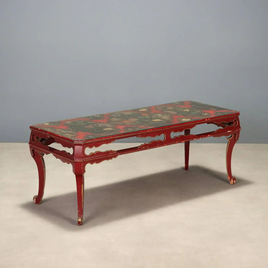 Chinoiserie Lacquered Wood Table - China 19th Century