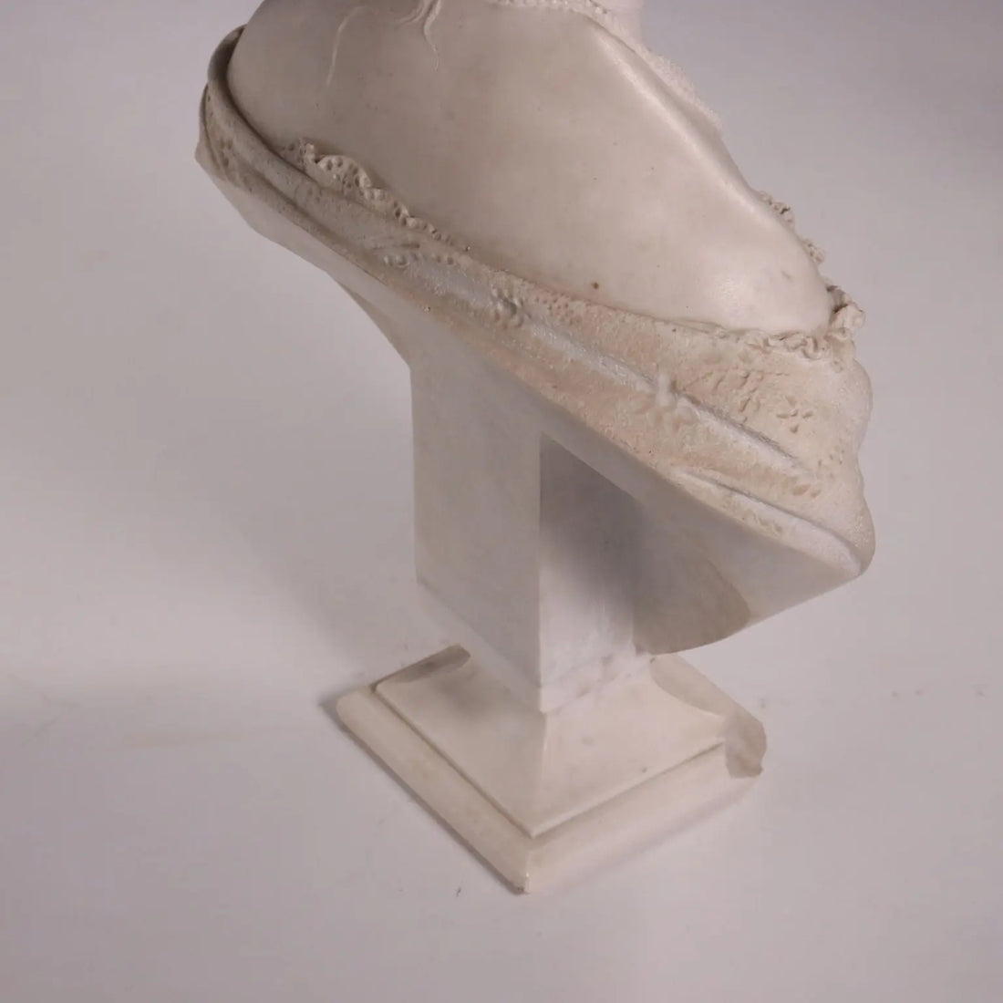 Bust Of A Woman White Carrara Marble Italy Second Half 19th Century | Art | Antique Art
