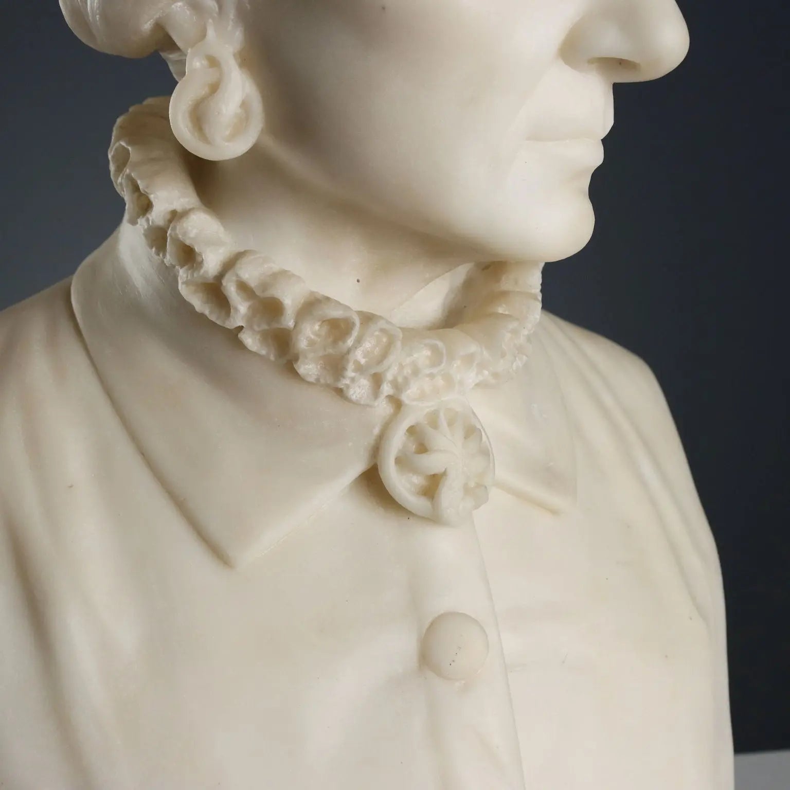 Antique Bust of a Noble Lady White Marble Italy XIX Century