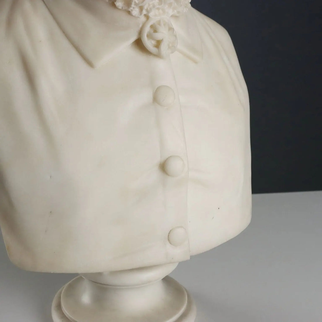 Antique Bust of a Noble Lady White Marble Italy XIX Century